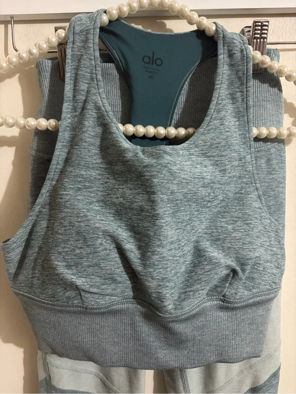 Alo Two-Tone Green Athletic Set - Sports Bra & Leggings